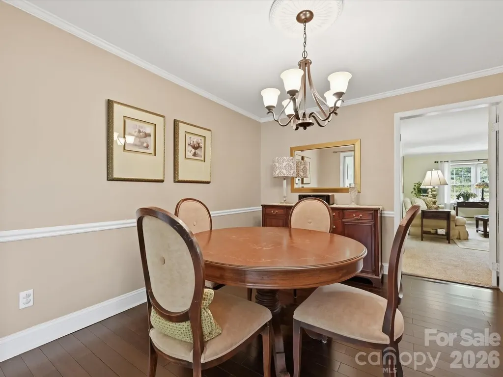 2233 Rexford Road Charlotte NC 28211