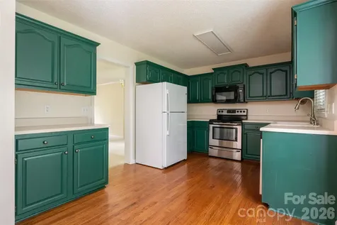 204 Windsor Forest Circle Fletcher NC 28732