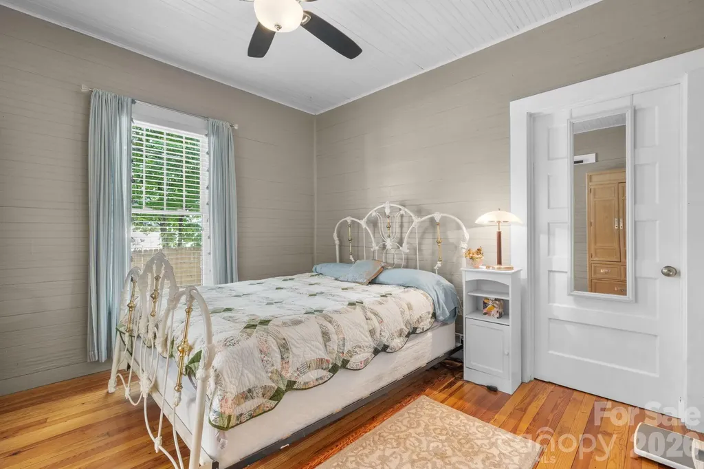 3084 W Main Street Claremont NC 28610