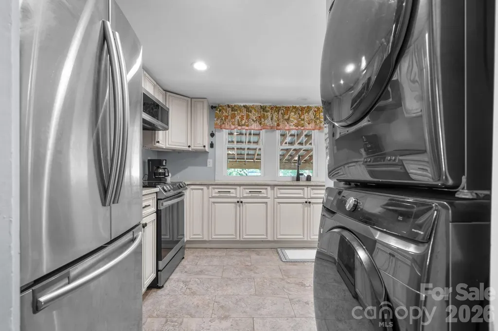 3084 W Main Street Claremont NC 28610