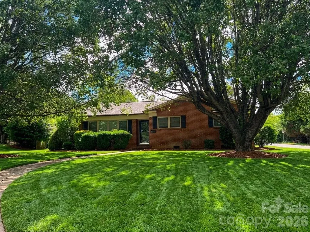 2171 6th Street NE Hickory NC 28601