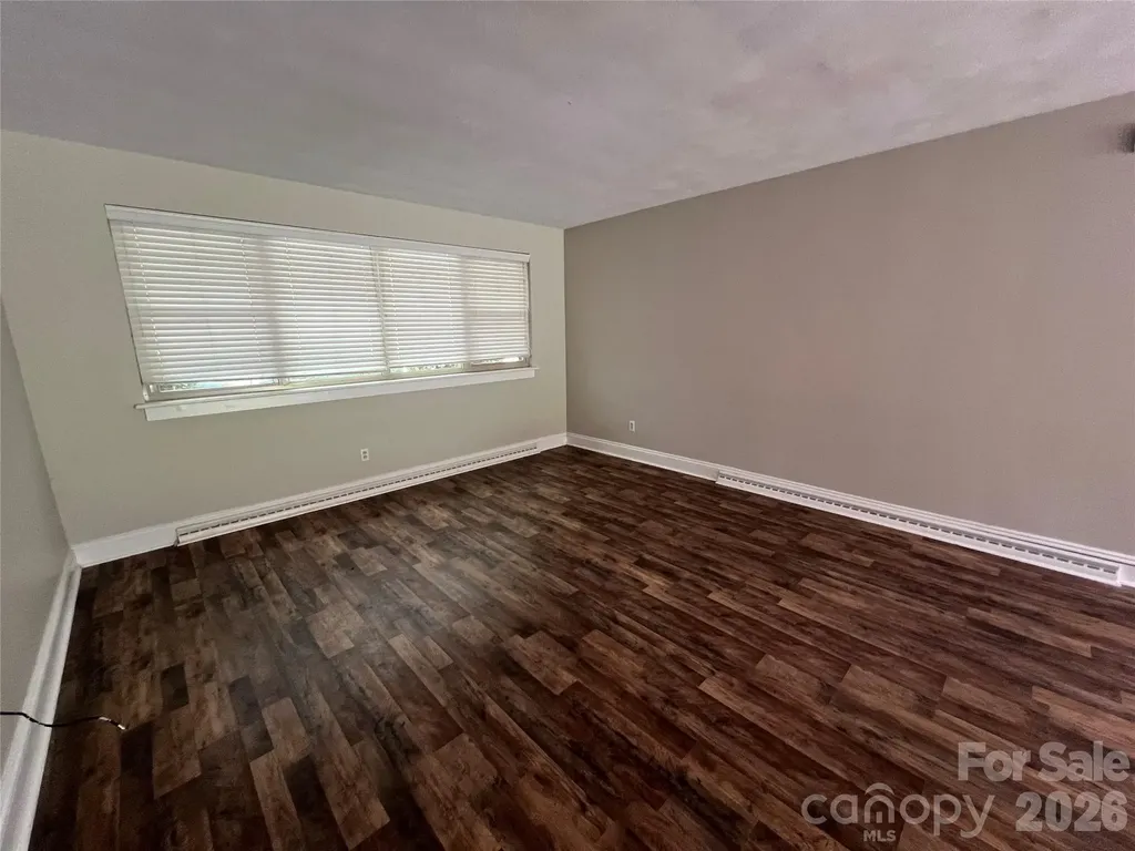 2171 6th Street NE Hickory NC 28601