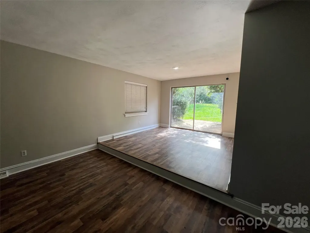 2171 6th Street NE Hickory NC 28601