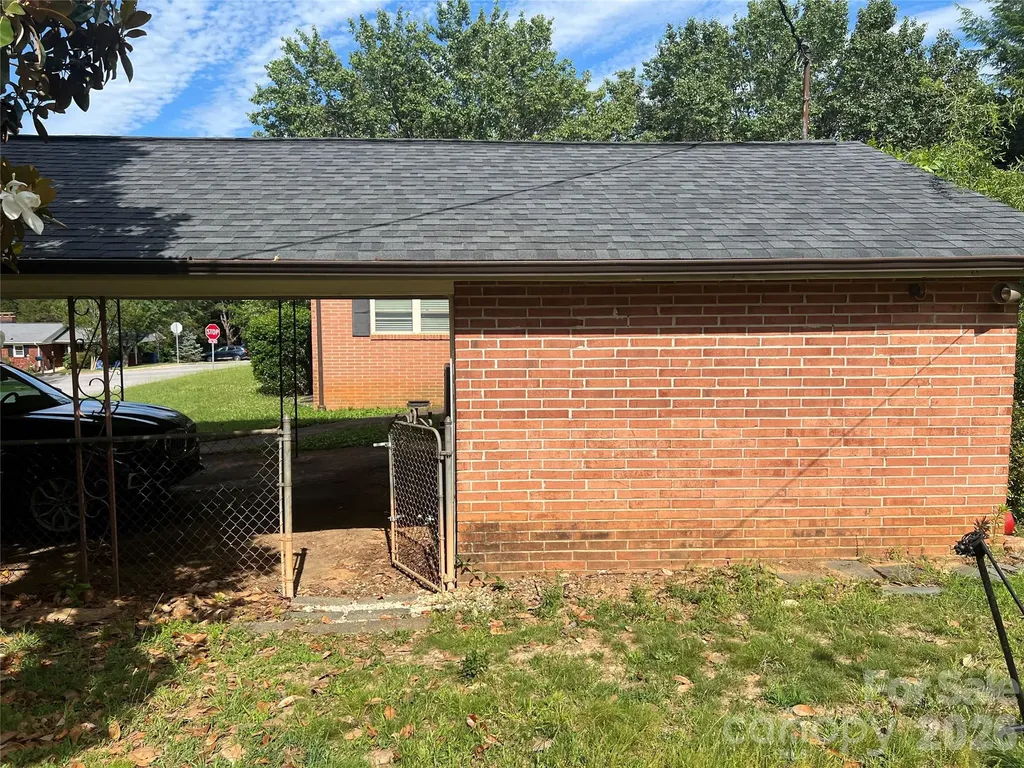 2171 6th Street NE Hickory NC 28601