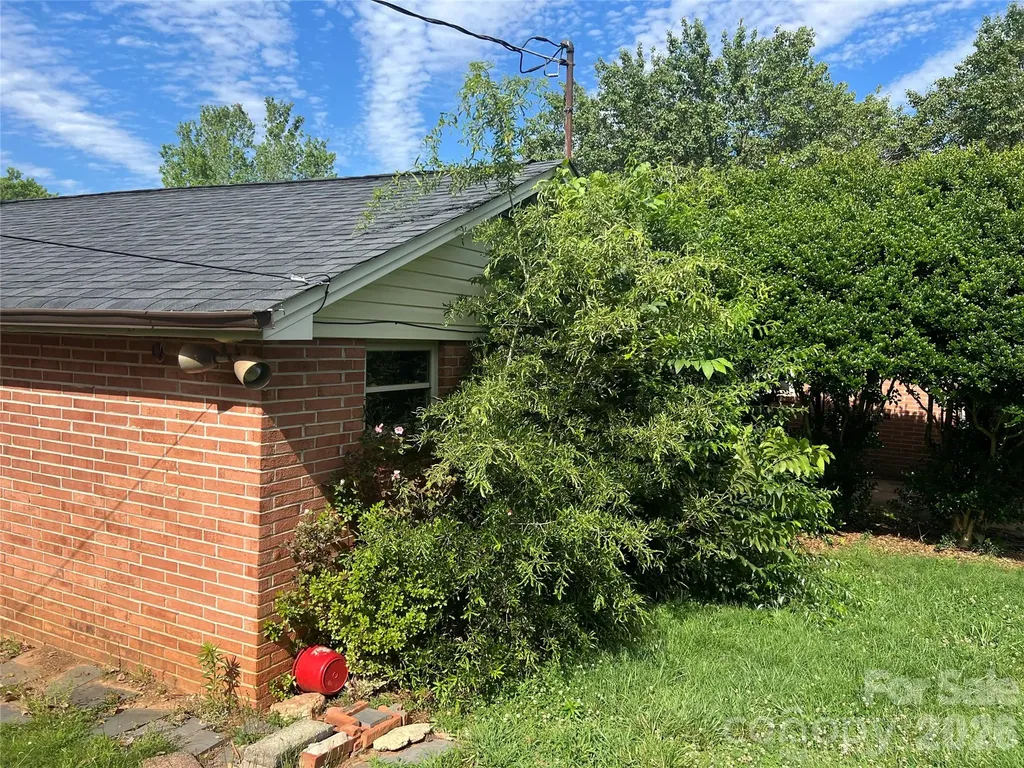 2171 6th Street NE Hickory NC 28601
