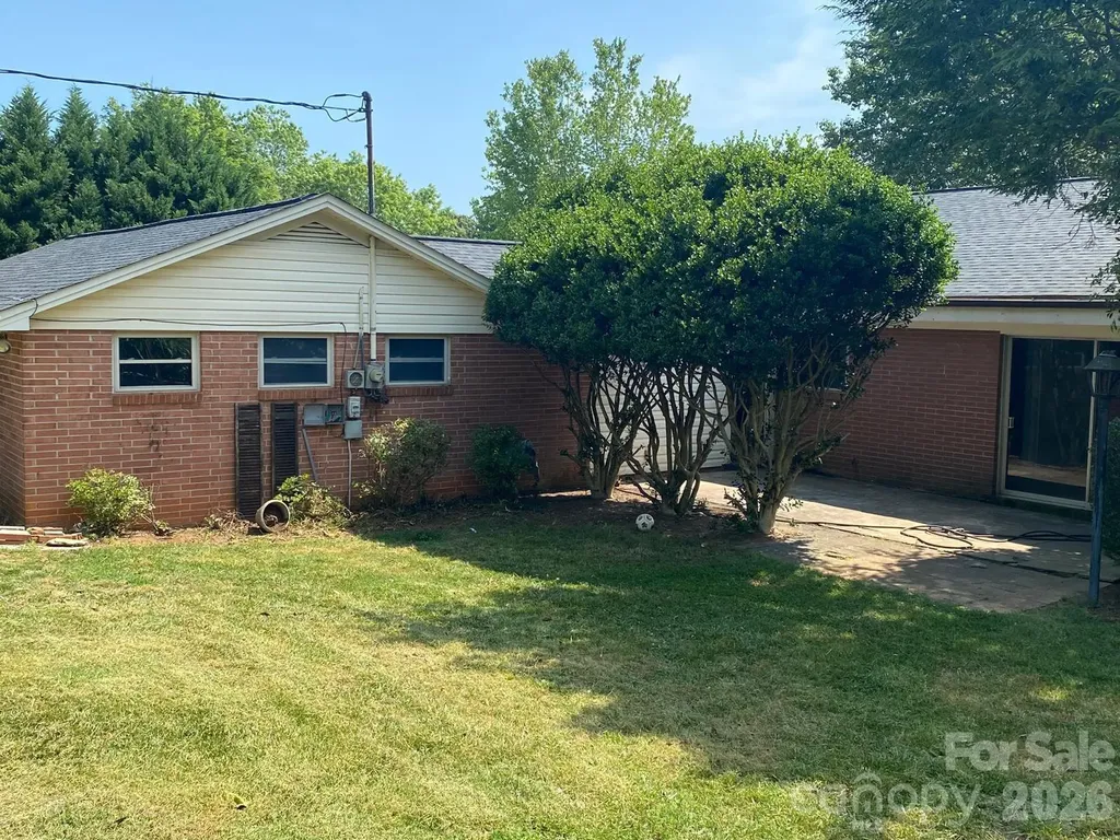 2171 6th Street NE Hickory NC 28601