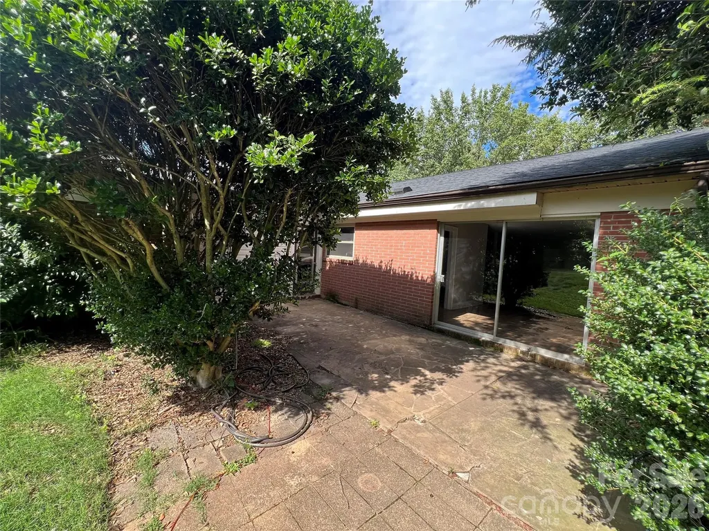 2171 6th Street NE Hickory NC 28601