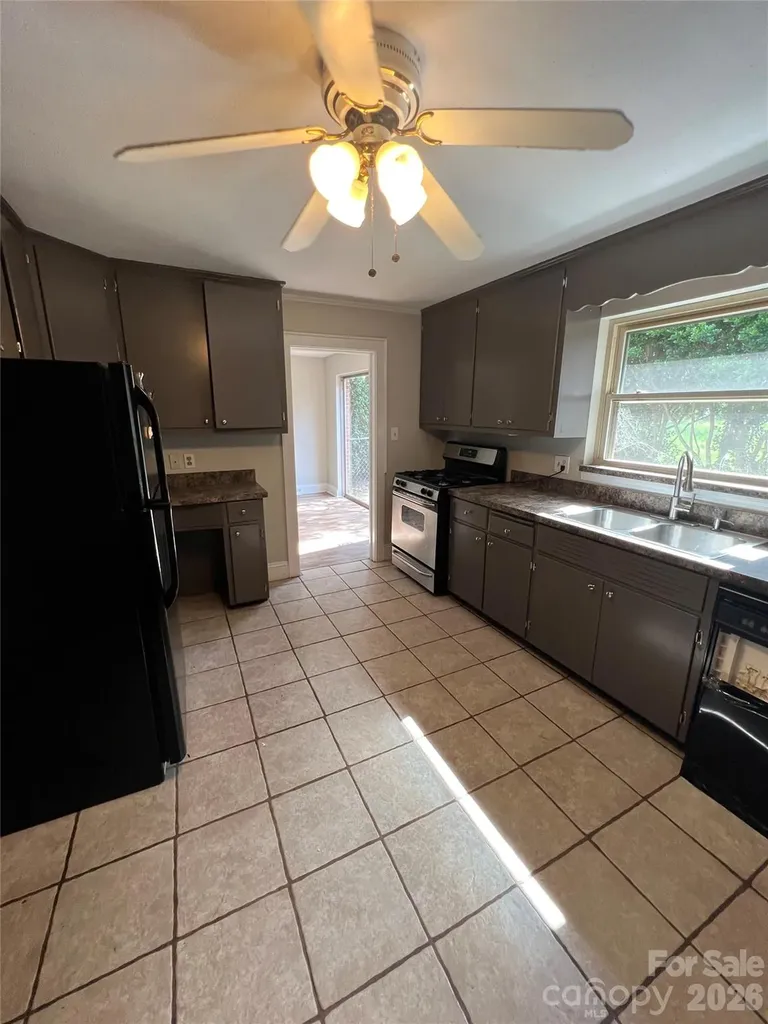 2171 6th Street NE Hickory NC 28601