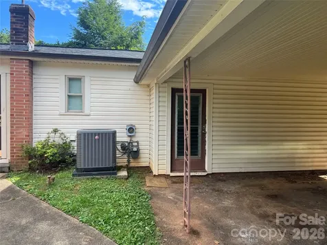 2171 6th Street NE Hickory NC 28601