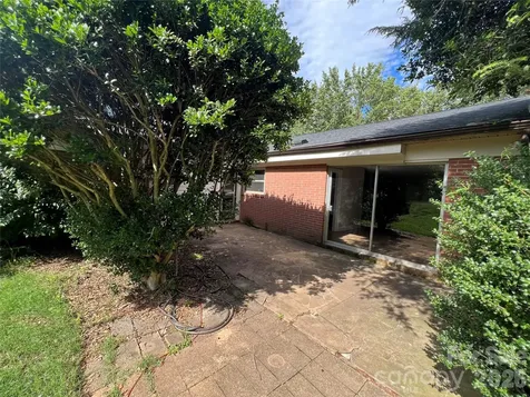2171 6th Street NE Hickory NC 28601