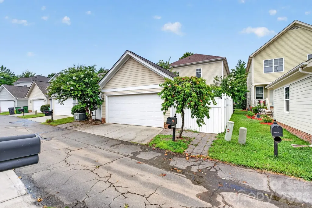 10102 Tolleson Avenue Charlotte NC 28277