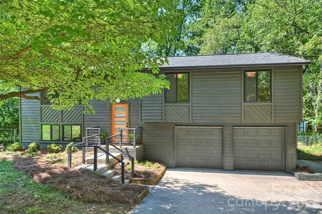 7323 Rollingridge Drive Charlotte NC 28211