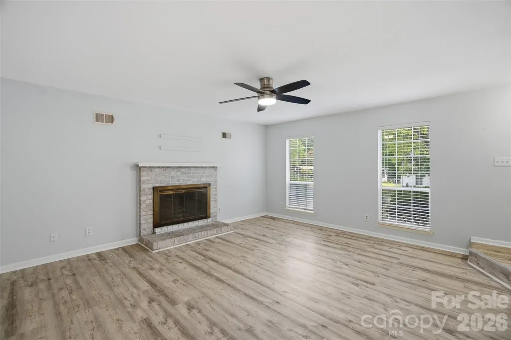 8345 Houndstooth Drive Charlotte NC 28227