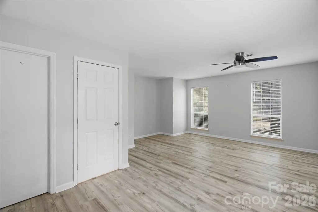 8345 Houndstooth Drive Charlotte NC 28227