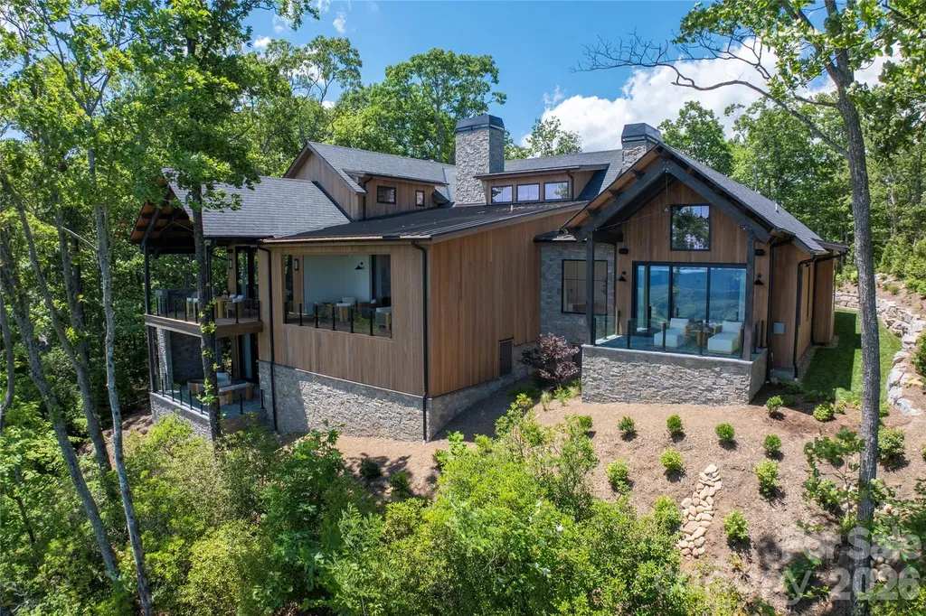 140 Panther Summit Drive Lake Toxaway NC 28747