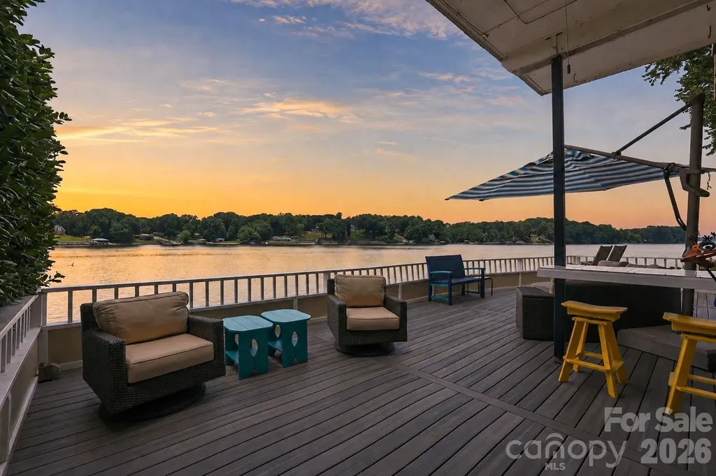 9817 Emerald Point Drive Charlotte NC 28278