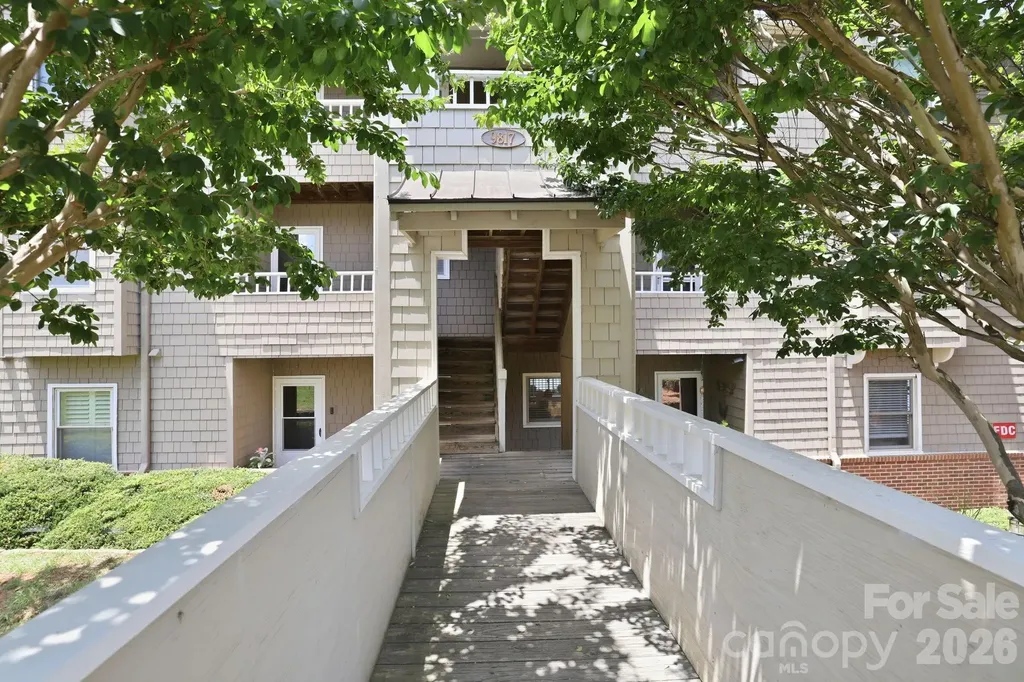9817 Emerald Point Drive Charlotte NC 28278