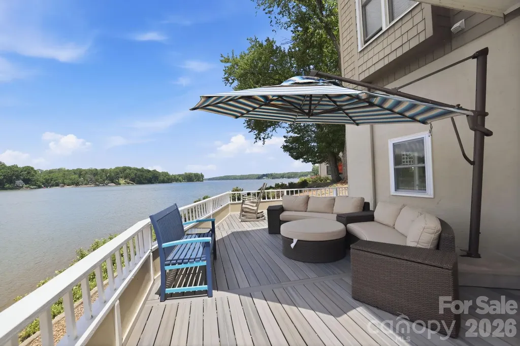 9817 Emerald Point Drive Charlotte NC 28278