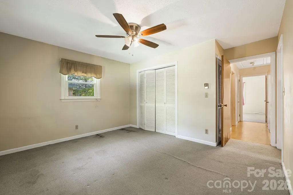 917 Fassifern Court Hendersonville NC 28791