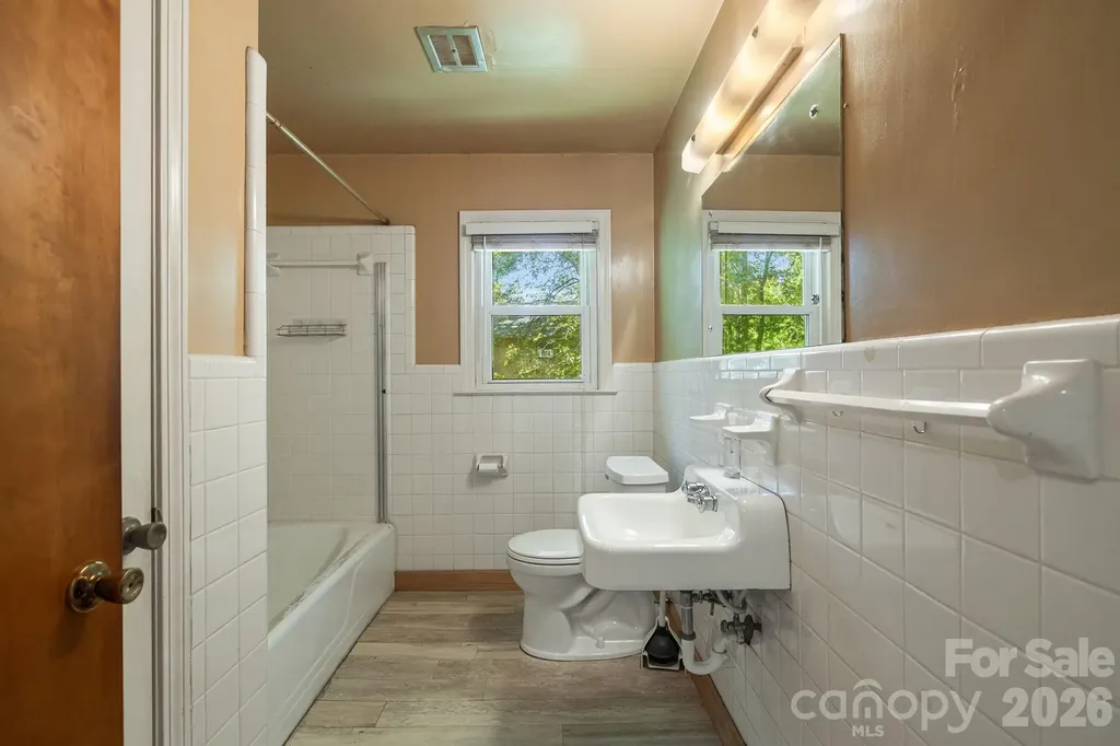 917 Fassifern Court Hendersonville NC 28791