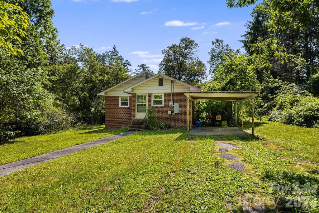 917 Fassifern Court Hendersonville NC 28791
