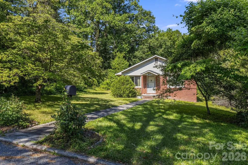 917 Fassifern Court Hendersonville NC 28791