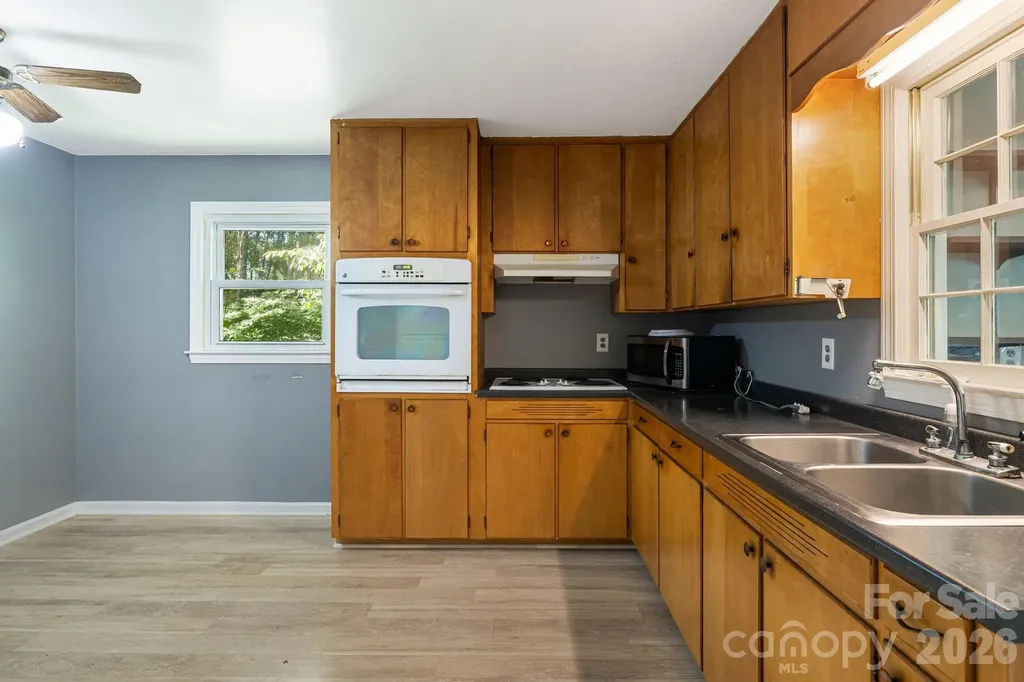 917 Fassifern Court Hendersonville NC 28791