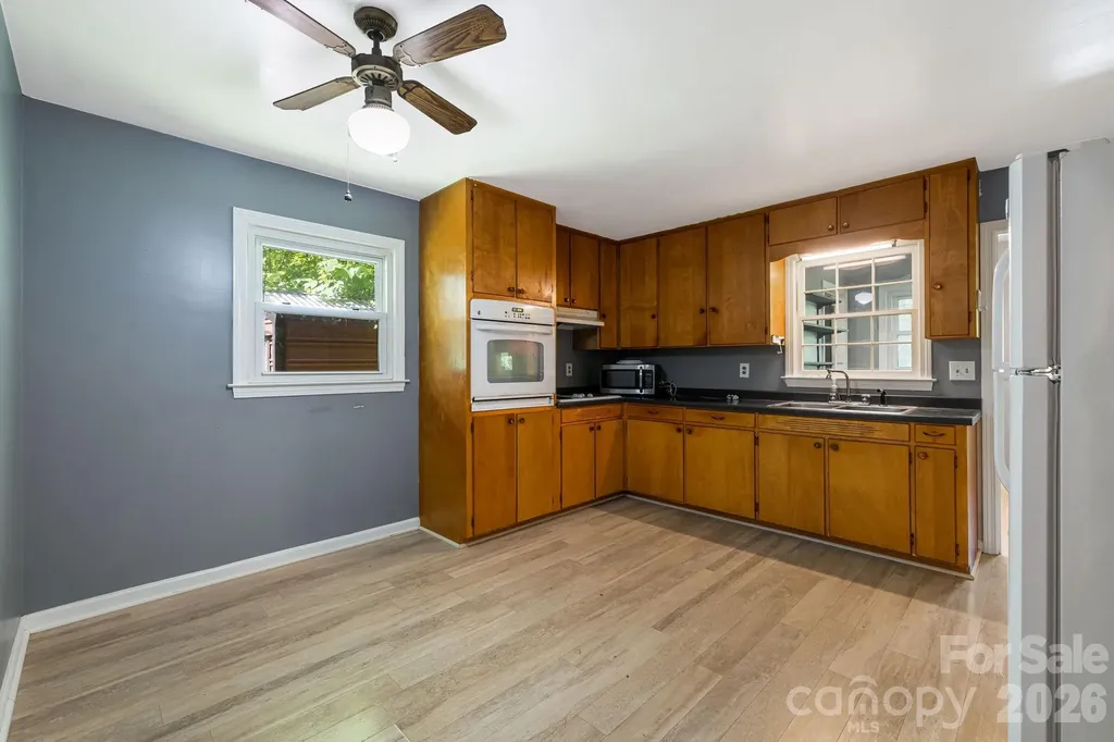 917 Fassifern Court Hendersonville NC 28791