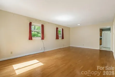 917 Fassifern Court Hendersonville NC 28791