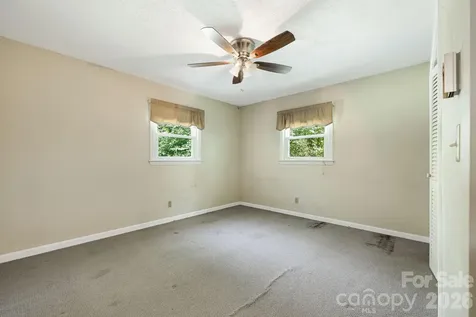917 Fassifern Court Hendersonville NC 28791