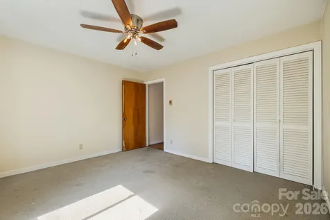 917 Fassifern Court Hendersonville NC 28791