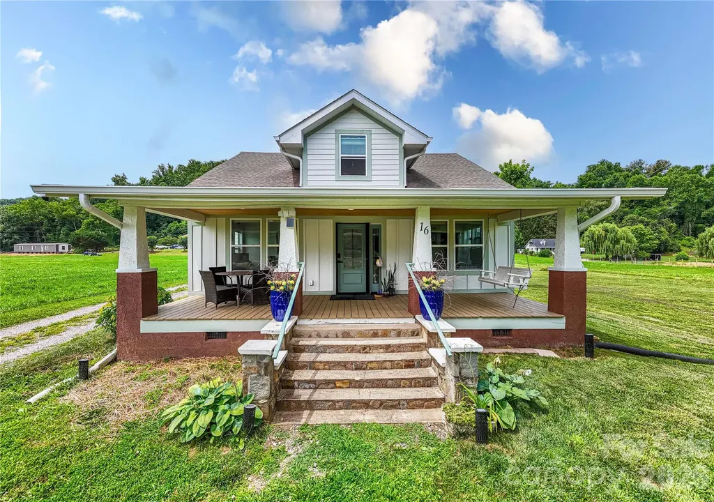 16 Riverside Drive Barnardsville NC 28709