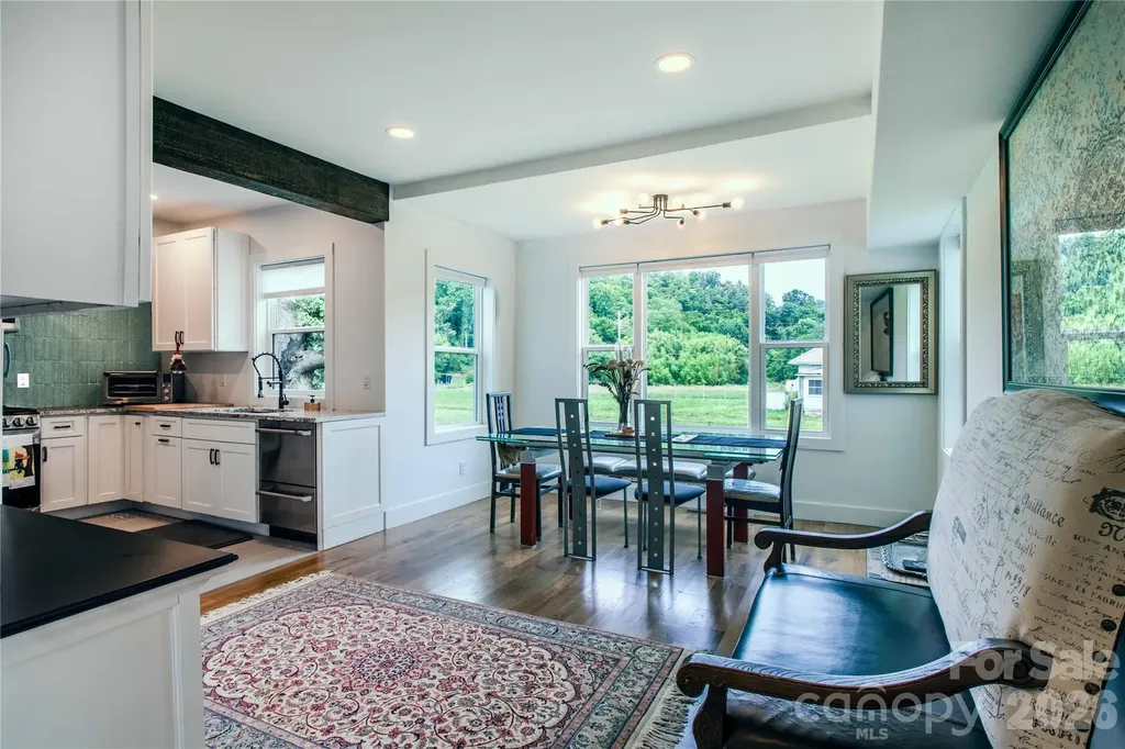 16 Riverside Drive Barnardsville NC 28709