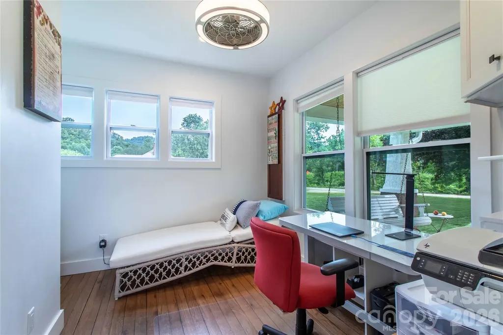 16 Riverside Drive Barnardsville NC 28709