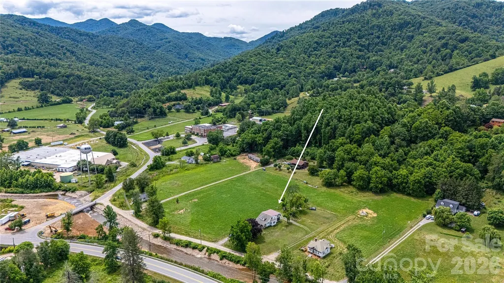 16 Riverside Drive Barnardsville NC 28709