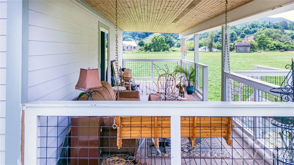 16 Riverside Drive Barnardsville NC 28709