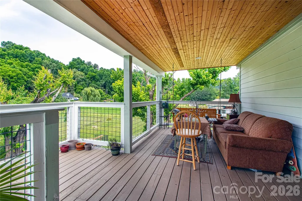 16 Riverside Drive Barnardsville NC 28709