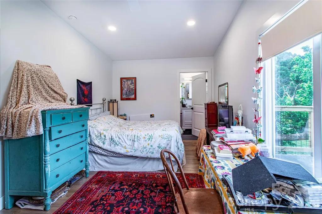 16 Riverside Drive Barnardsville NC 28709