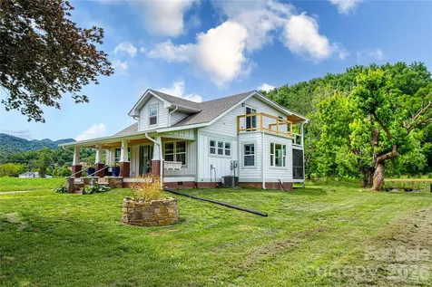 16 Riverside Drive Barnardsville NC 28709