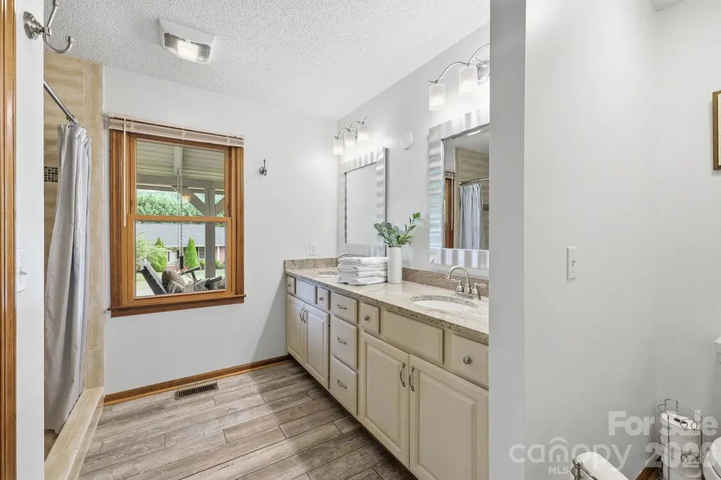 73 Rivercrest Court Canton NC 28716