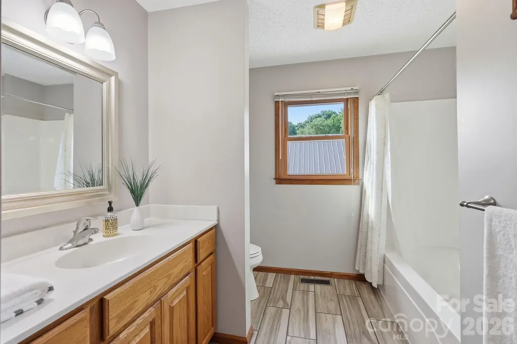 73 Rivercrest Court Canton NC 28716