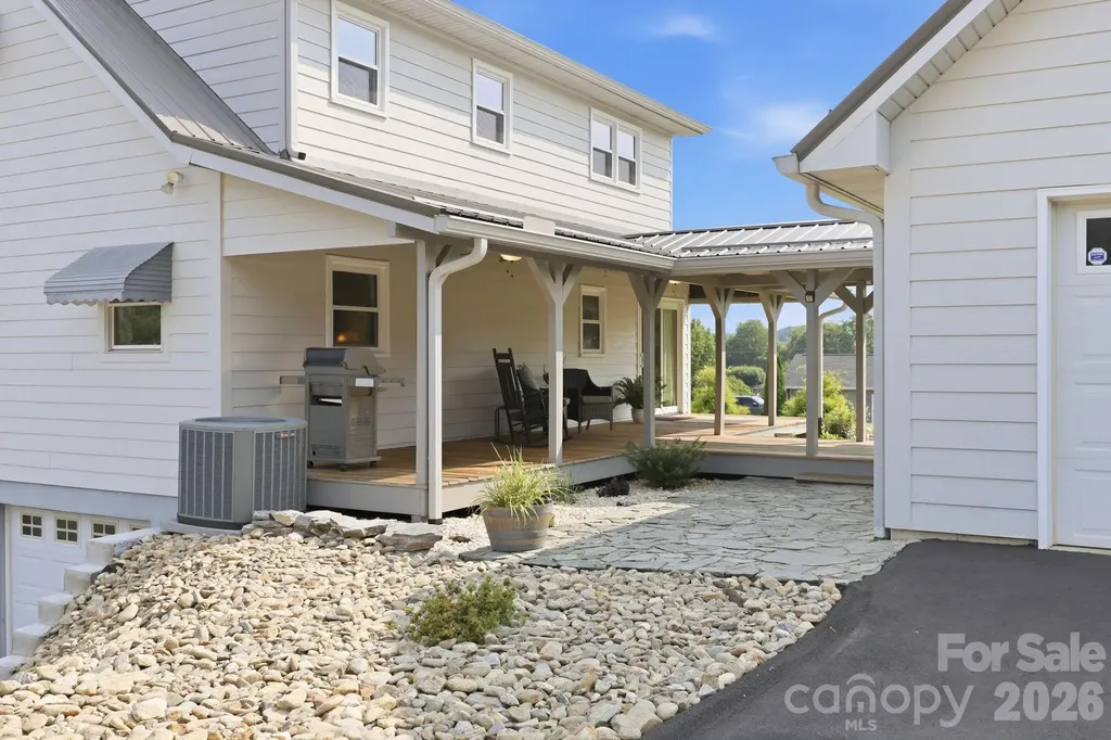 73 Rivercrest Court Canton NC 28716