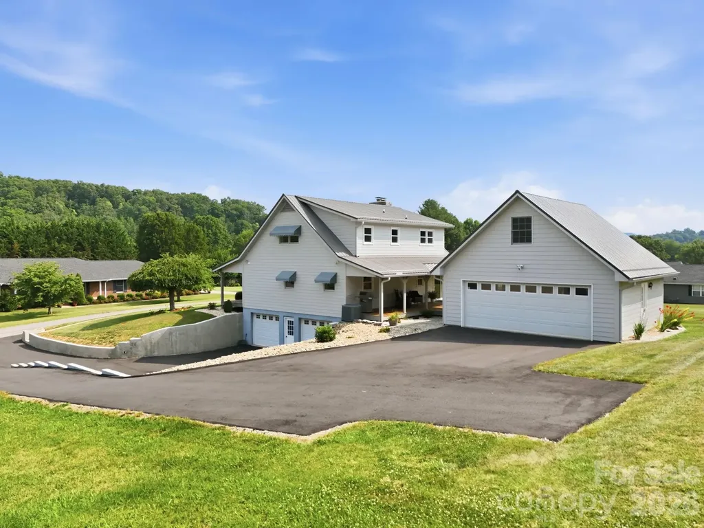 73 Rivercrest Court Canton NC 28716