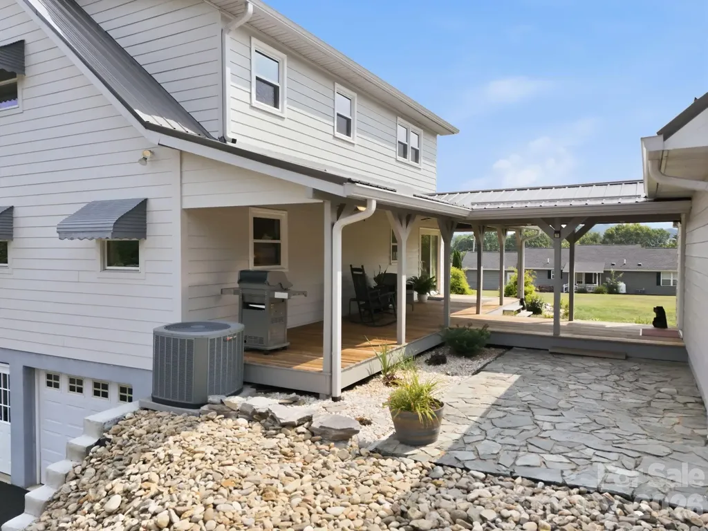 73 Rivercrest Court Canton NC 28716