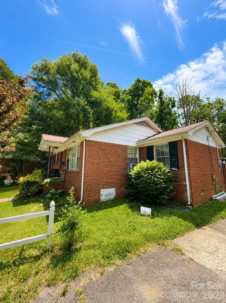 4310 Gillespie Court Charlotte NC 28205