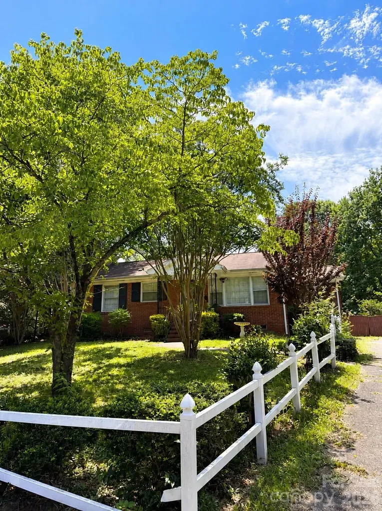 4310 Gillespie Court Charlotte NC 28205