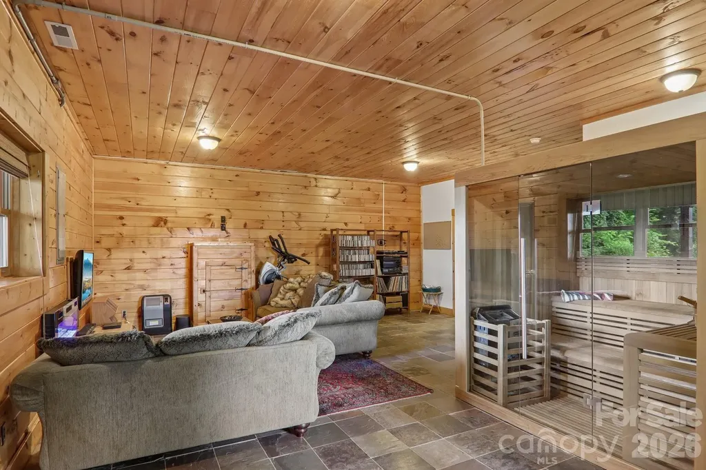 1250 Cobblestone Drive Waynesville NC 28786