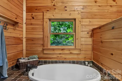 1250 Cobblestone Drive Waynesville NC 28786