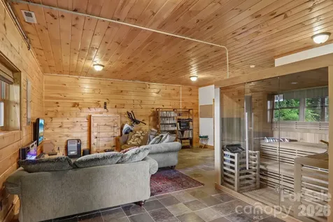 1250 Cobblestone Drive Waynesville NC 28786