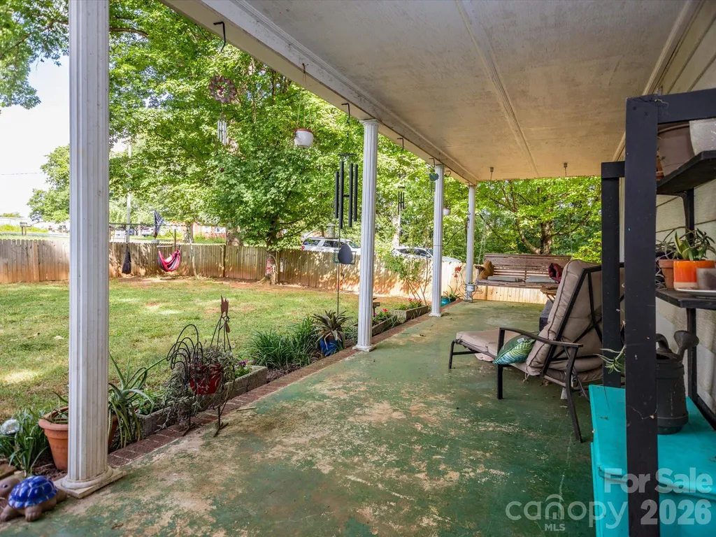 2111 Emmanuel Church Road Conover NC 28613